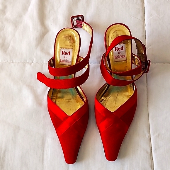 Red Suede Strappy 👠 Heels - Picture 2 of 6